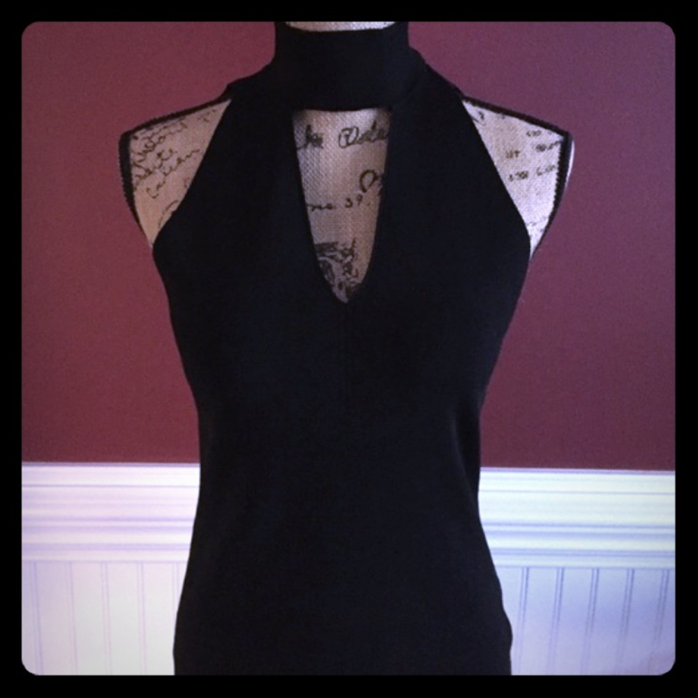 Michael Kors choker keyhole sleeveless top